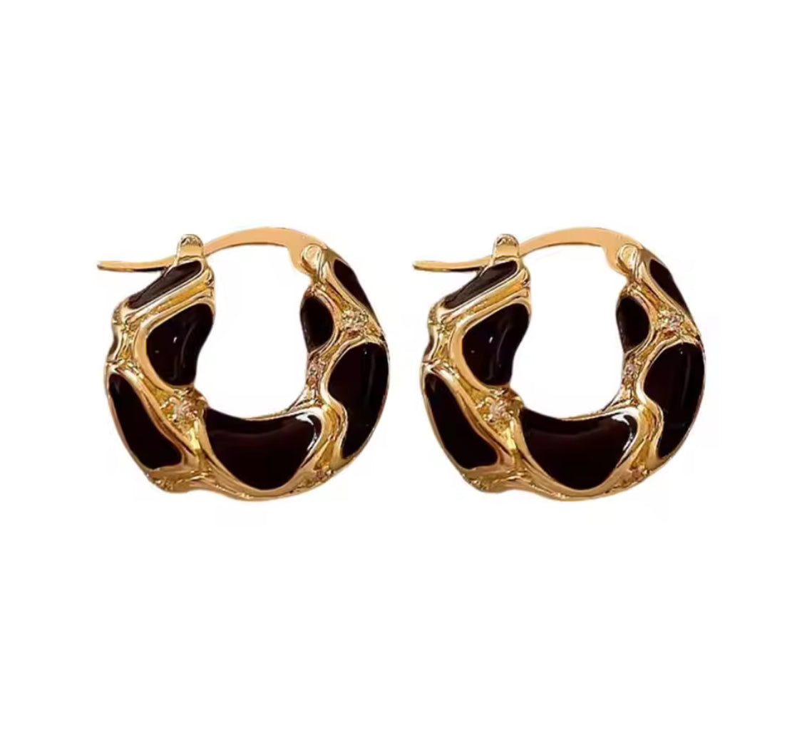BLACK & GOLD HOOP