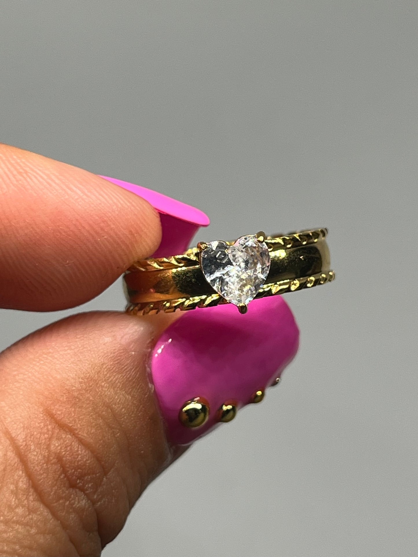 DIAMOND HEARTBEAT RING